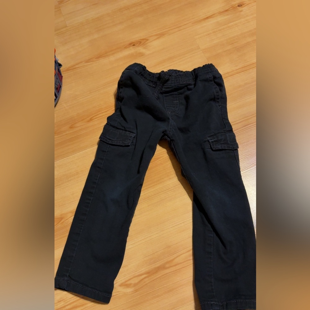 4 T
Shorts & pants - Picture 2 of 4